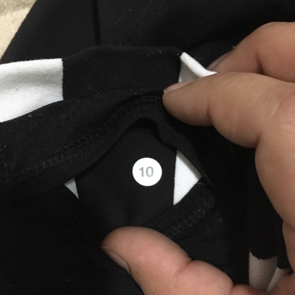 Lululemon Groove Pant with Black and White Patterned Waistband - Picture 5 of 5